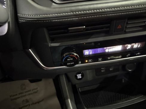 Certified 2025 Nissan Rogue SV image 19