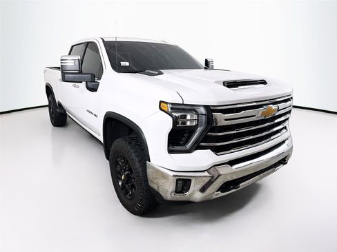 Used 2024 Chevrolet Silverado 2500 LTZ image 1