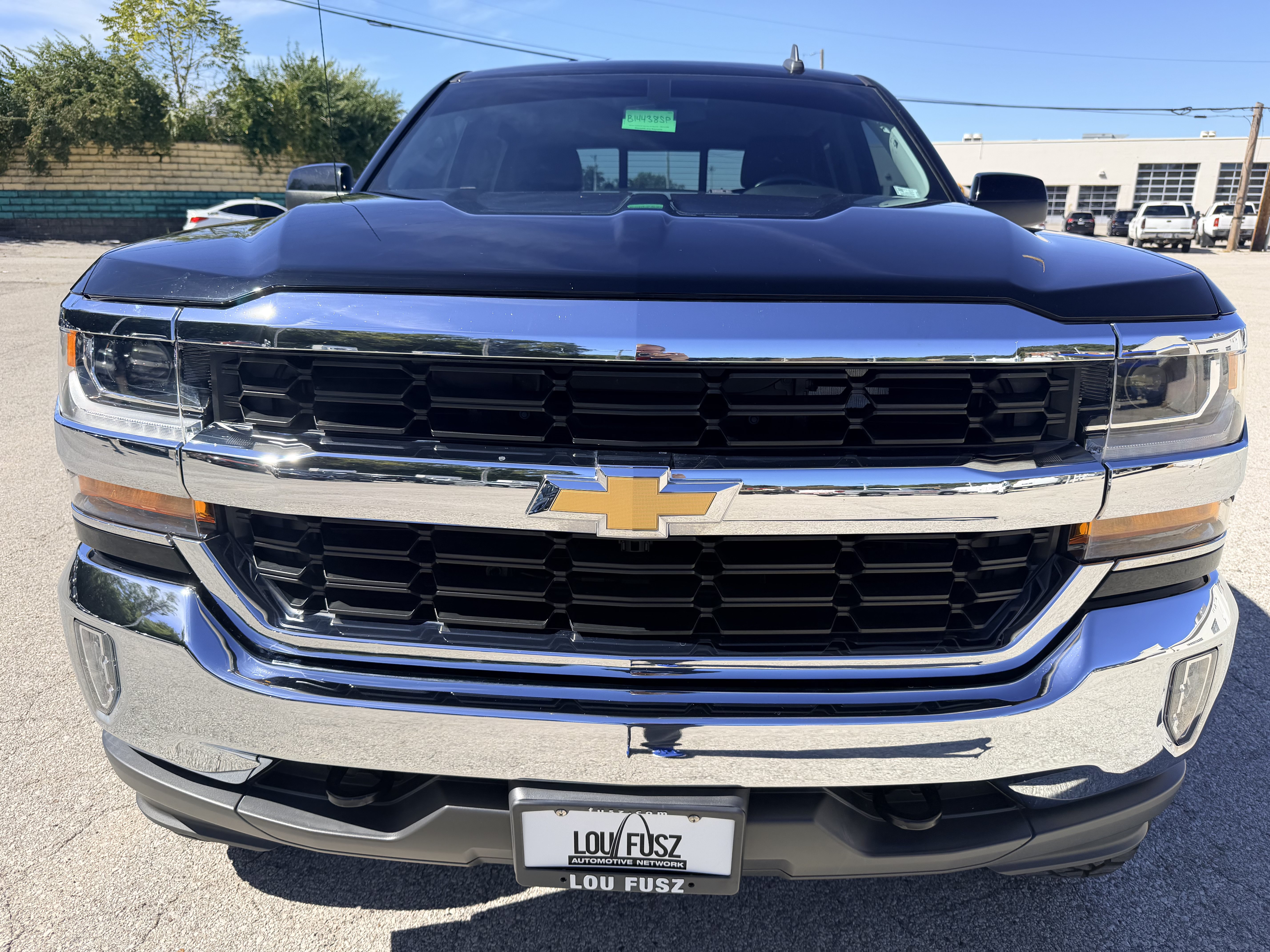 Used 2018 Chevrolet Silverado 1500 LT w/ All Star Edition AWD/4WD image 2
