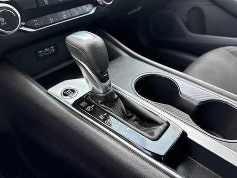 Used 2025 Nissan Altima 2.5 SV FWD image 30