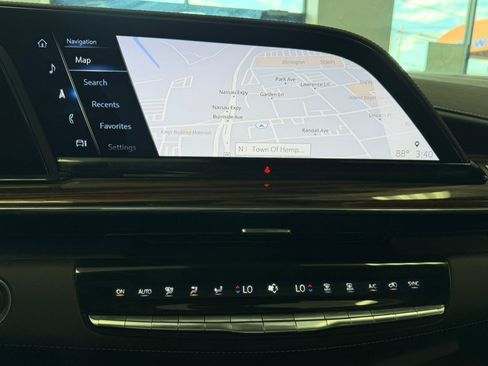 Used 2023 Cadillac Escalade Premium Luxury AWD/4WD image 52
