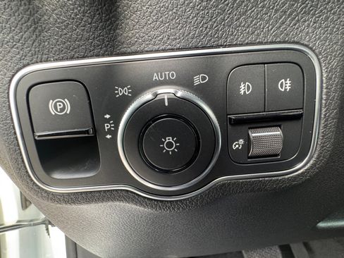 New 2026 Mercedes-Benz GLB 250 4MATIC image 16