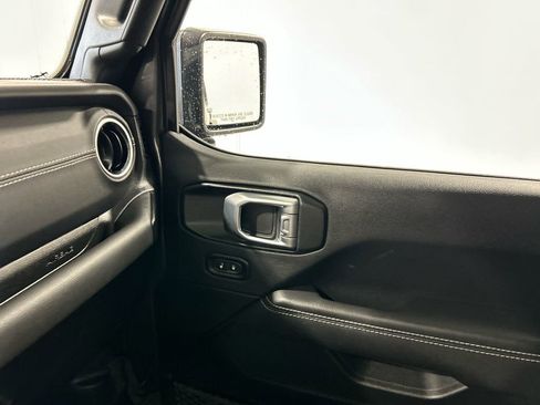 Used 2023 Jeep Wrangler Unlimited Sahara w/ Cold Weather Group image 27