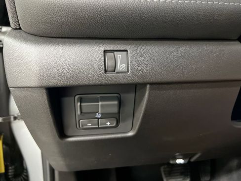 New 2026 Chevrolet Colorado LT w/ LT Convenience Package AWD/4WD image 19