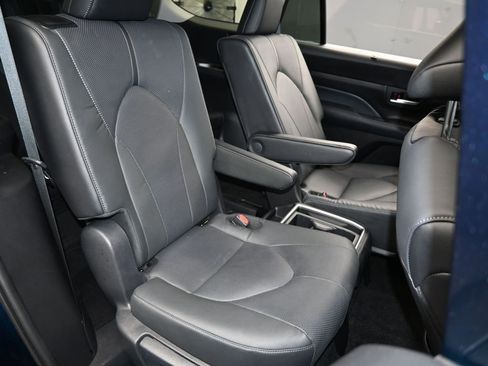 Used 2025 Toyota Grand Highlander AWD Hybrid image 46