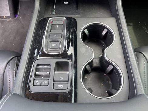 Certified 2025 Honda Pilot Touring image 17