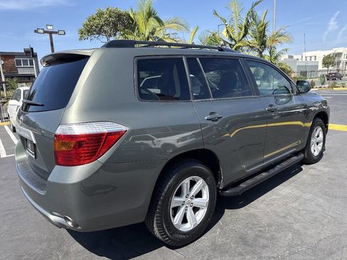 Used 2010 Toyota Highlander 2WD image 5