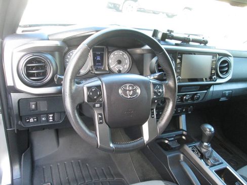 Used 2021 Toyota Tacoma TRD Off-Road AWD/4WD image 13