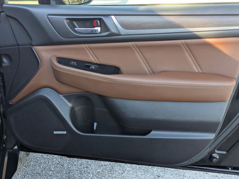 Used 2018 Subaru Outback 3.6R Touring w/ Popular Package #3 image 28