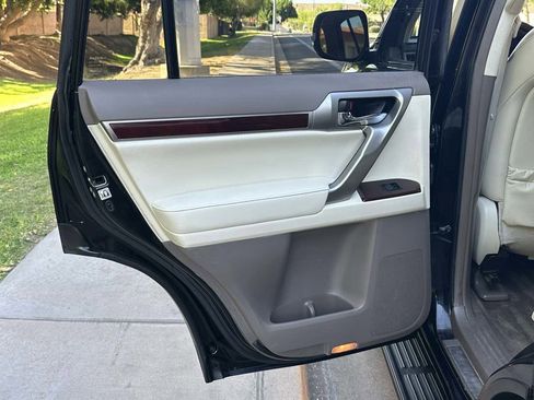 Used 2016 Lexus GX 460 w/ Premium Package AWD/4WD image 50