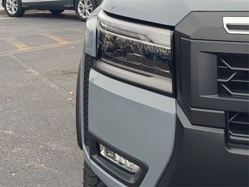 New 2025 Nissan Frontier PRO-4X image 9