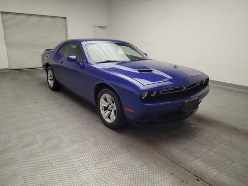 Used 2018 Dodge Challenger SXT RWD image 13