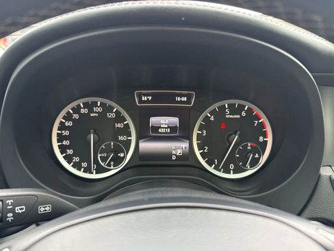 Used 2019 INFINITI QX30 Premium w/ Navigation Package image 10