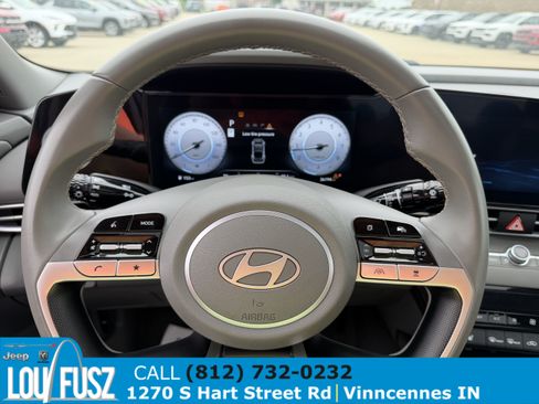 Used 2025 Hyundai Elantra SEL FWD image 14