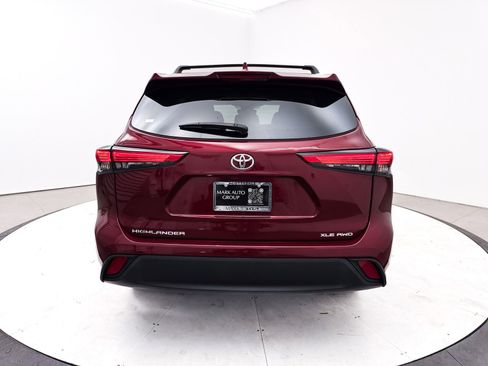 Used 2023 Toyota Highlander XLE image 18