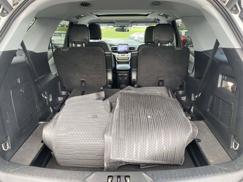 Certified 2023 Ford Explorer XLT w/ Equipment Group 202A RWD image 10