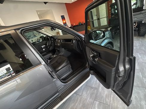 Used 2016 Land Rover LR4 HSE AWD/4WD image 32