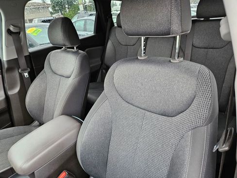 Used 2019 Hyundai Santa Fe SE image 12