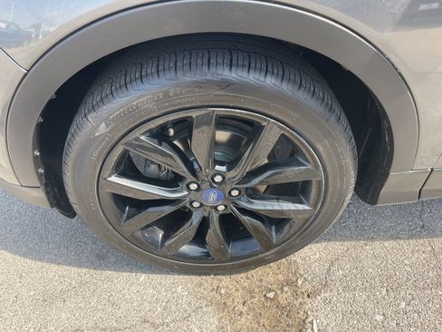 Used 2017 Ford Escape SE w/ Equipment Group 201A image 9