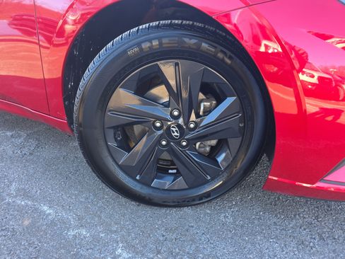 Used 2022 Hyundai Elantra SEL image 10