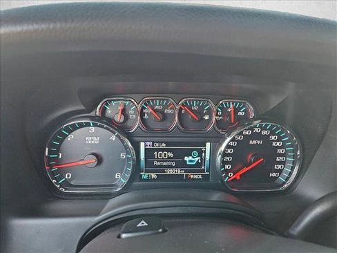 Used 2018 Chevrolet Suburban LT image 11