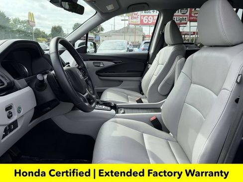 Certified 2022 Honda Pilot Touring image 8