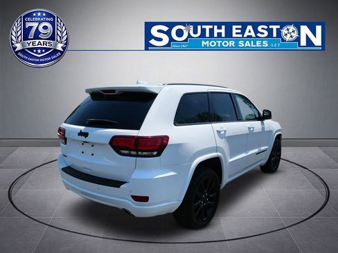Used 2019 Jeep Grand Cherokee Altitude AWD/4WD image 6