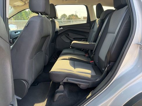 Used 2017 Ford Escape SE image 25