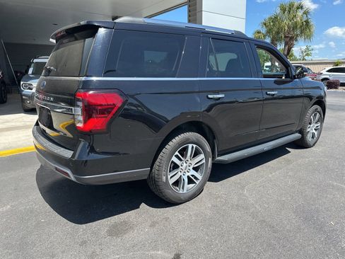 Used 2024 Ford Expedition Limited image 3