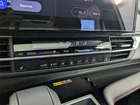 Used 2025 Toyota Sienna XSE image 20