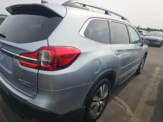 Used 2022 Subaru Ascent Limited w/ Technology Package AWD/4WD image 5
