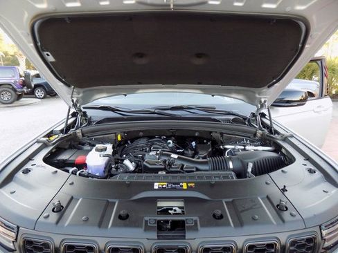 New 2025 Jeep Grand Cherokee L Limited image 36