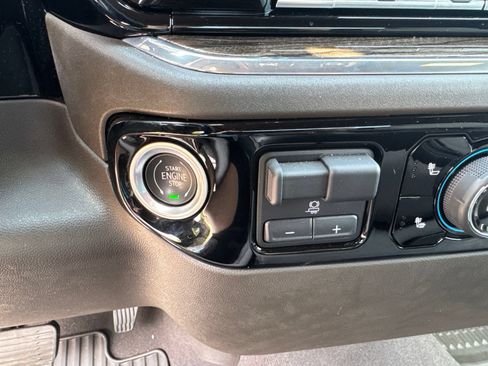 Used 2024 Chevrolet Silverado 2500 LT w/ Convenience Package AWD/4WD image 30