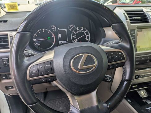 Used 2020 Lexus GX 460 Luxury w/ Accessory Package AWD/4WD image 9