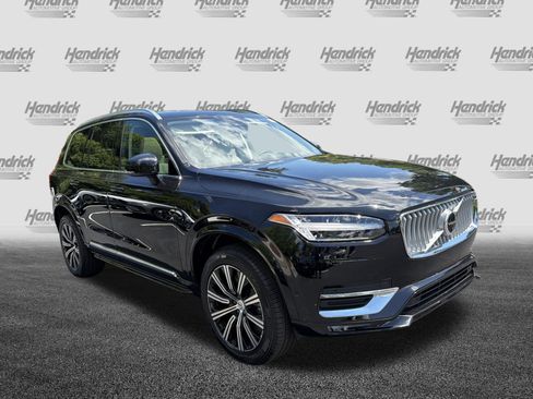 Certified 2025 Volvo XC90 B6 Plus AWD/4WD image 2
