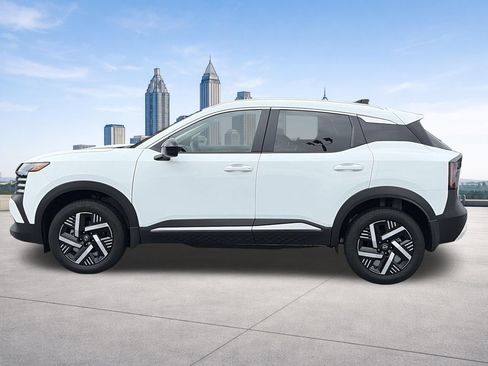 Used 2026 Nissan Kicks SV w/ Charging Package FWD image 2