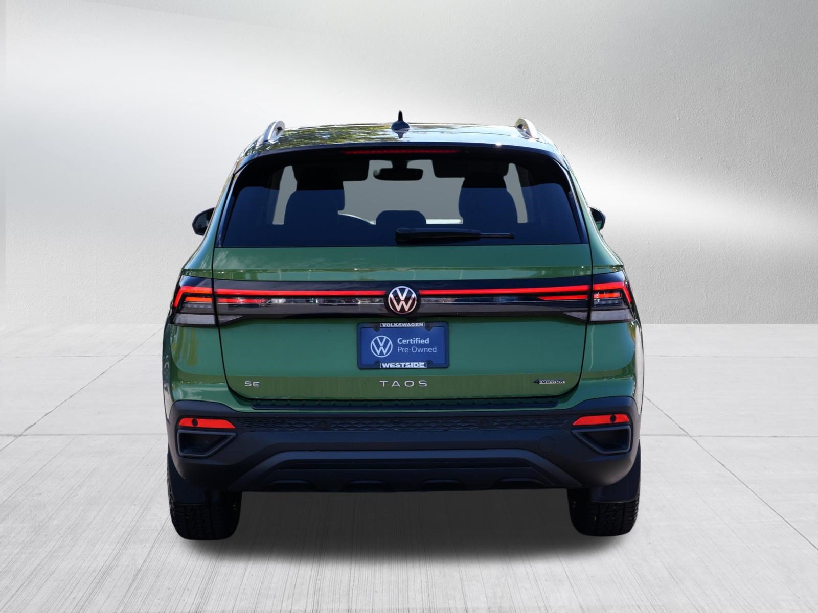 Certified 2025 Volkswagen Taos SE AWD/4WD image 6