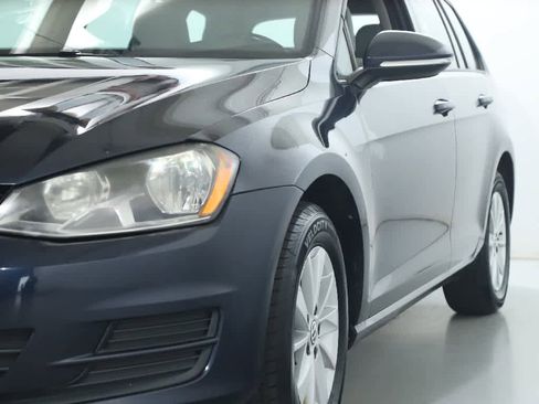 Used 2016 Volkswagen Golf S FWD image 4