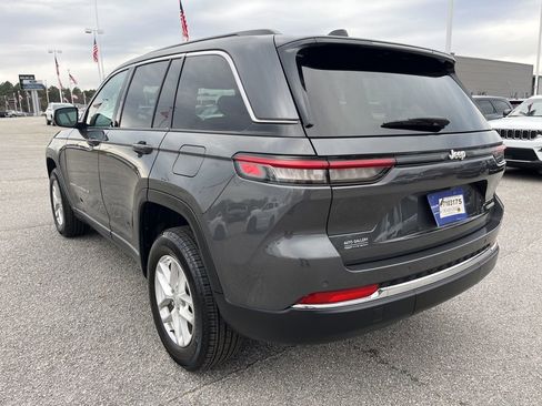 Used 2025 Jeep Grand Cherokee Laredo X image 7