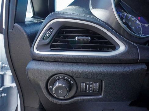 New 2026 Chrysler Pacifica Select image 22