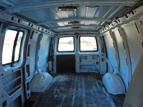 Used 2019 GMC Savana 3500 G3500 Cargo w/ Driver Convenience Package image 9