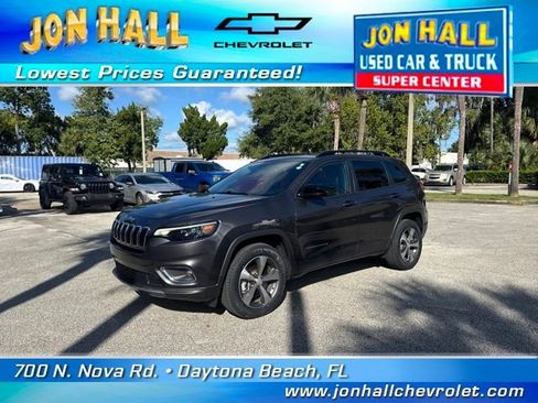 Used 2022 Jeep Cherokee Limited image 2