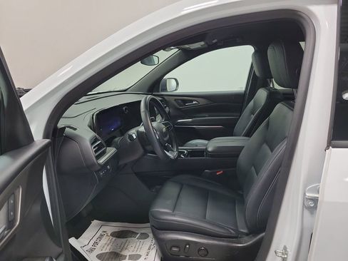 Used 2024 Chevrolet Traverse LT image 64