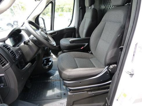 Used 2025 RAM ProMaster 2500 w/ U-Haul Equipment Group FWD image 26