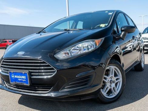 Used 2018 Ford Fiesta SE FWD image 1