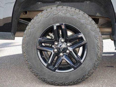 Used 2024 Chevrolet Silverado 1500 LT Trail Boss w/ LT Trail Boss Premium Package image 32