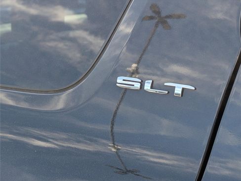 Used 2020 GMC Acadia SLT AWD/4WD image 10