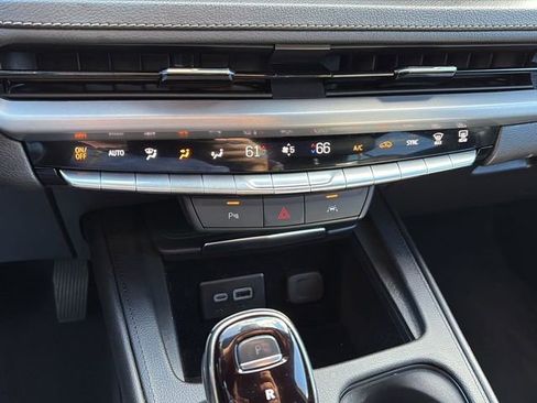 Used 2024 Cadillac XT4 Premium Luxury AWD/4WD image 24
