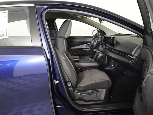 Used 2023 Nissan Ariya FWD image 28