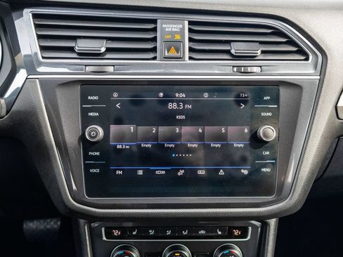 Used 2021 Volkswagen Tiguan SE FWD image 28
